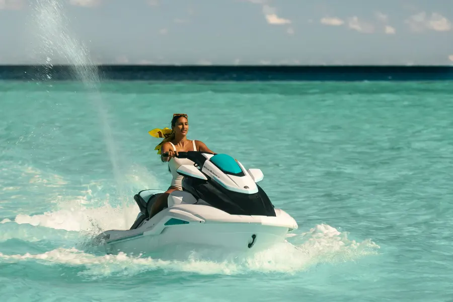 Sun Siyam Iru Fushi  jetski